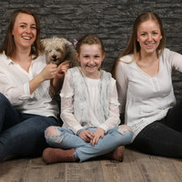 Familienfoto mit Hund